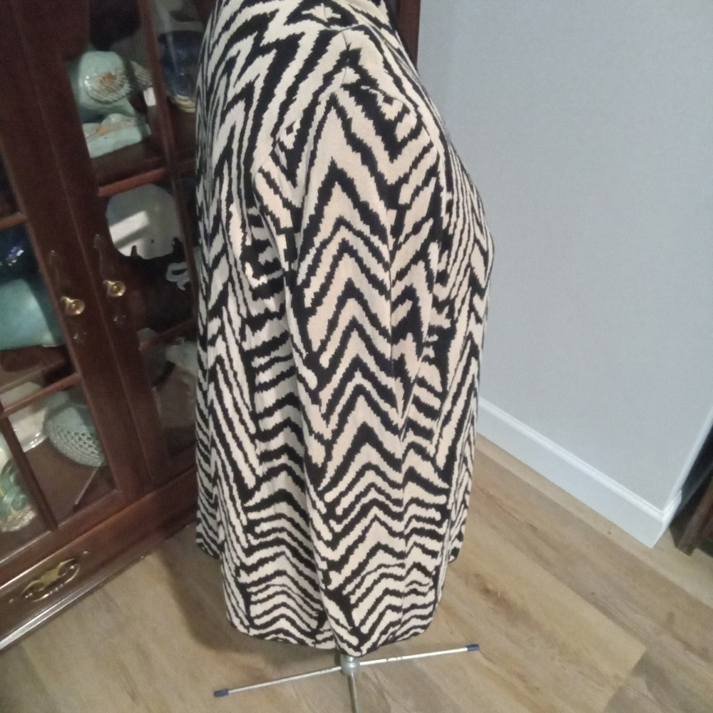 Jones Studio Seperates Plus Size 2X Black & White Chevron Cardigan - Picture 4 of 13